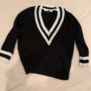 Truehitt black sweater size M